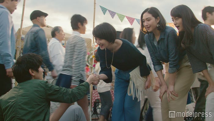 (左から)高良健吾、香椎由宇、波瑠、山本美月