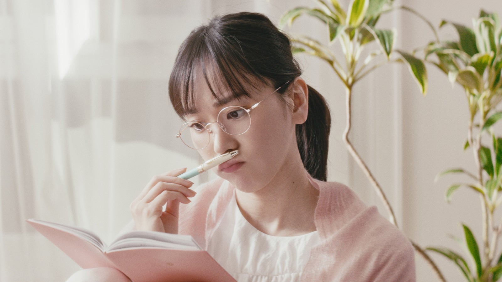 新垣結衣「プライマー」篇より（提供写真）