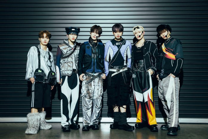 DXTEEN(C)LAPONE Entertainment