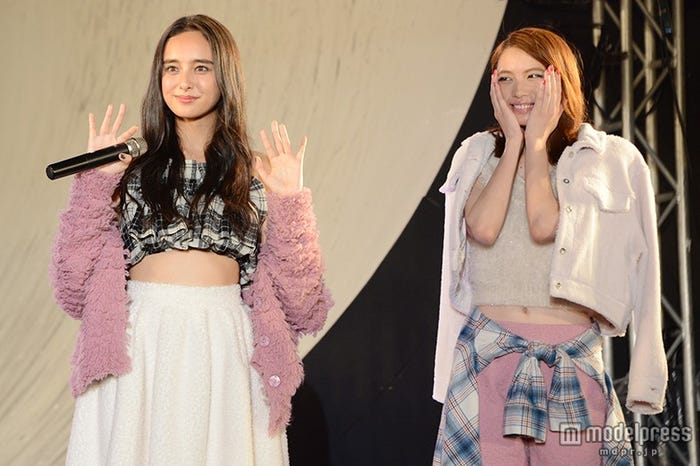 (左より)石田ニコル、宮田聡子