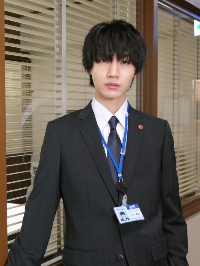 桜田通 新ドラマで刑事役 香里奈 加藤シゲアキらと共演の現場 とても贅沢 写真 コメント到着 モデルプレス