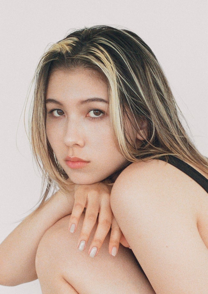 “マルチモデル”長谷川ミラ、一般男性との結婚発表 海辺での密着ショット公開「人生を共に考えられる存在だと思えた」