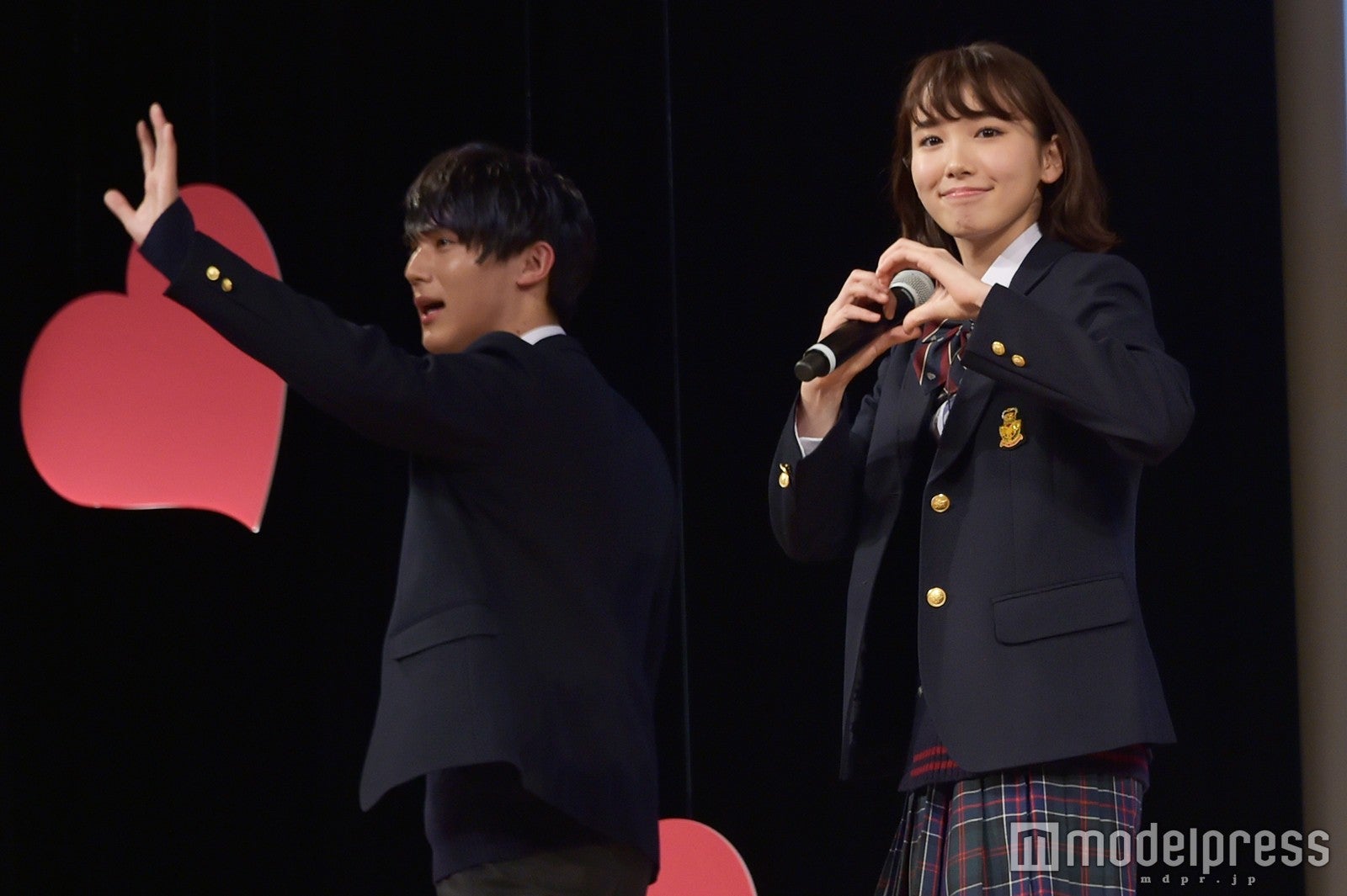 中川大志、飯豊まりえ （C）モデルプレス