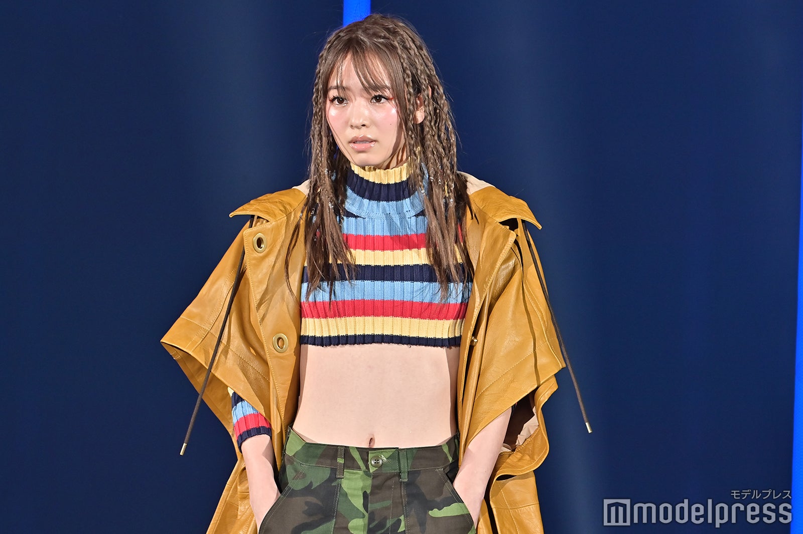 横田真悠、美腹筋が眩しい エネルギッシュコーデで溢れる魅力＜TGC 2022 S／S＞