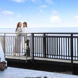 「青の洞窟」近くにある空中展望台は眺望抜群/モデル:和田えりか、高田まみ(C)モデルプレス