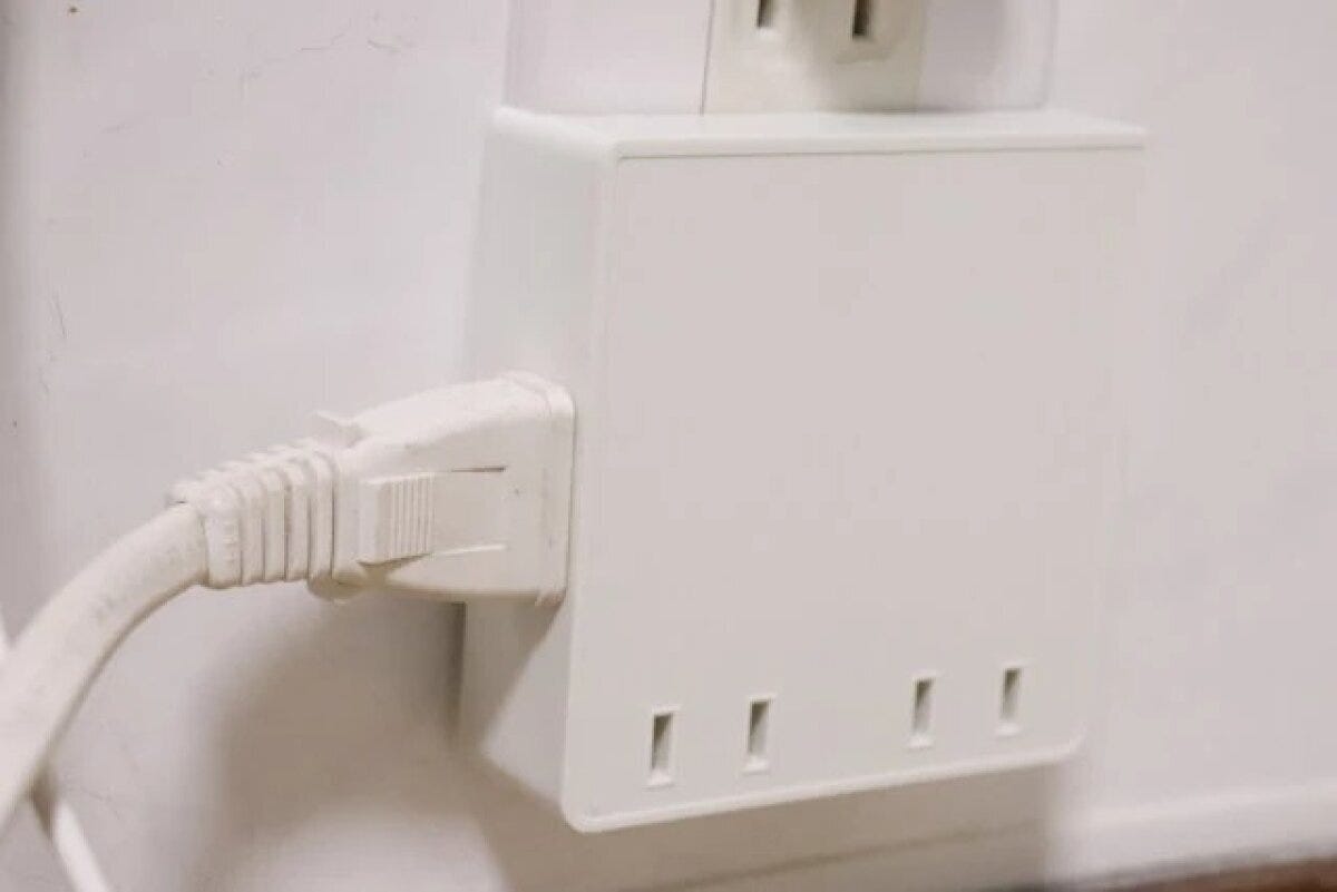 ダイソー　4個口スクエアタップ　使用例