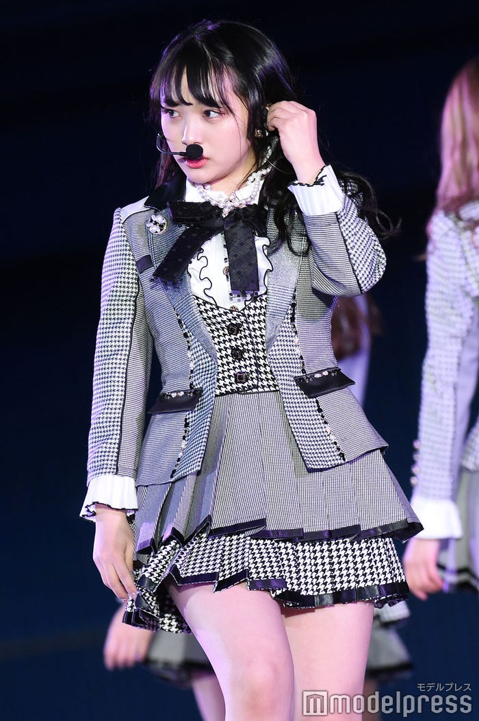 向井地美音/これまでの黒髪 (C)モデルプレス