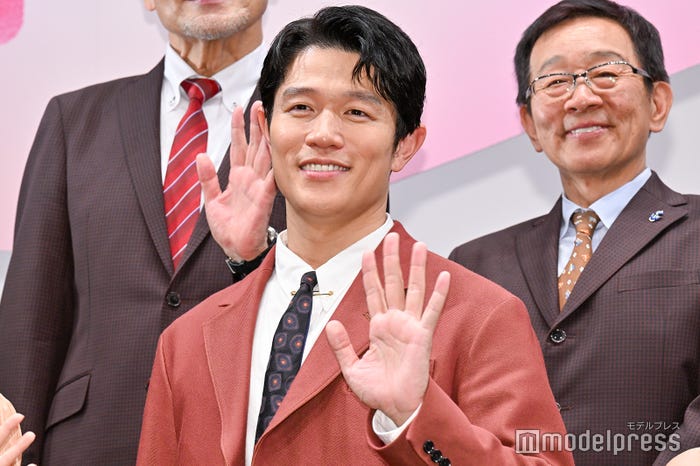 鈴木亮平(C)モデルプレス