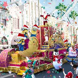 ミニオンがサンタクロースの衣装で初登場/TM&(C)Universal Studios./画像提供:ユニバーサル・スタジオャパン