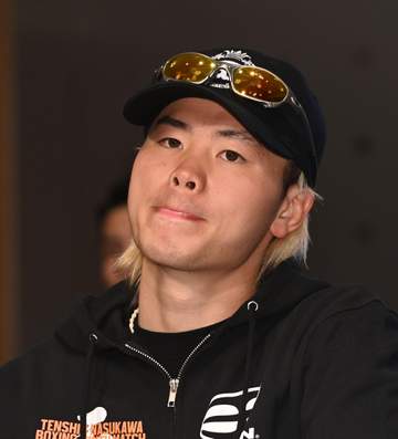 怒りモードの那須川天心「あっかんべー」4.11元世界王者エストラダと再起戦予想を“謝絶” テレビ出演疑問視にも反論「黙っとけ」