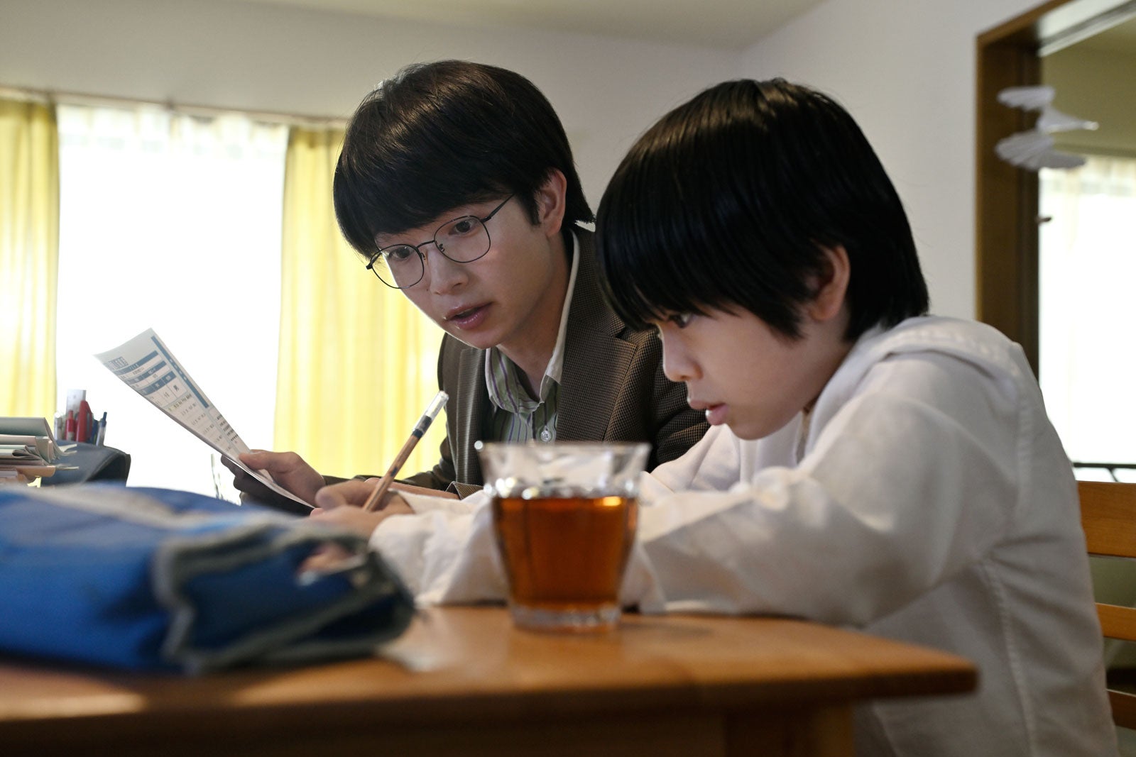 綱啓永ら（C）2025 映画「#真相をお話しします」製作委員会