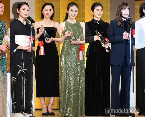 今田美桜&堀田真由は素肌輝くドレス姿、小芝風花はシックなジャケットスタイル…授賞式を華やかに飾った女優たち<2024年 エランドール賞>