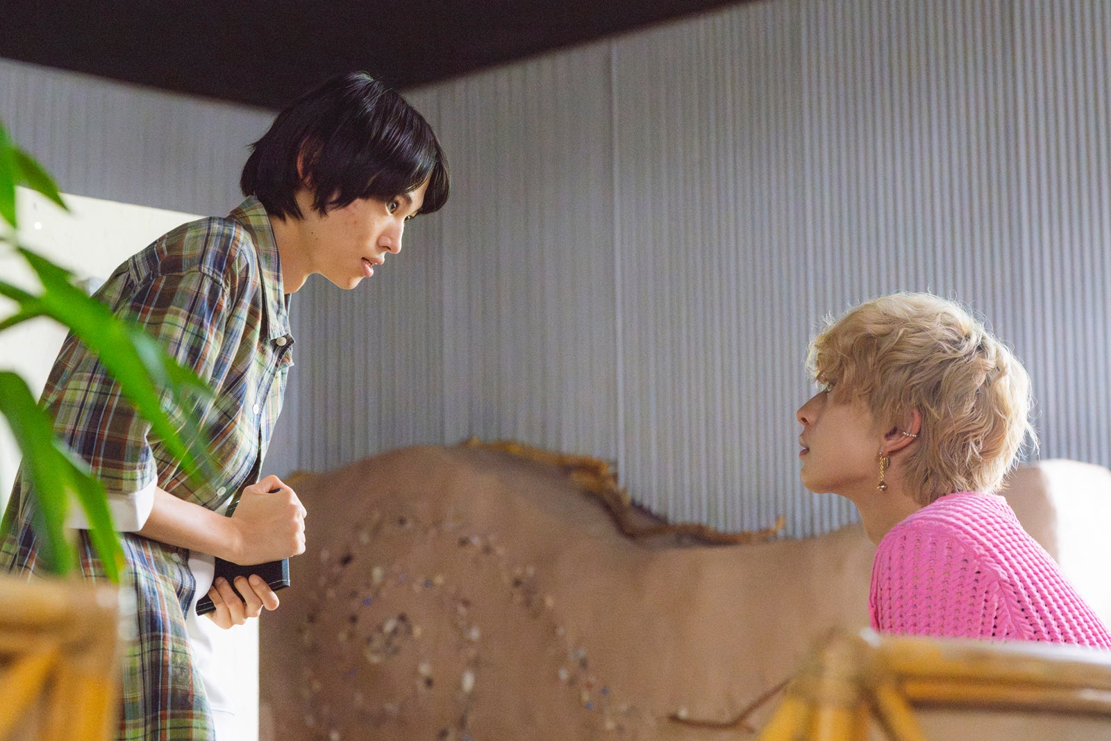 窪塚愛流、木村慧人「顔に泥を塗る」第4話より（C）テレビ朝日