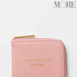 「大人ピンクなレザー調ミニ財布」（C）MORE2021年5月号／集英社