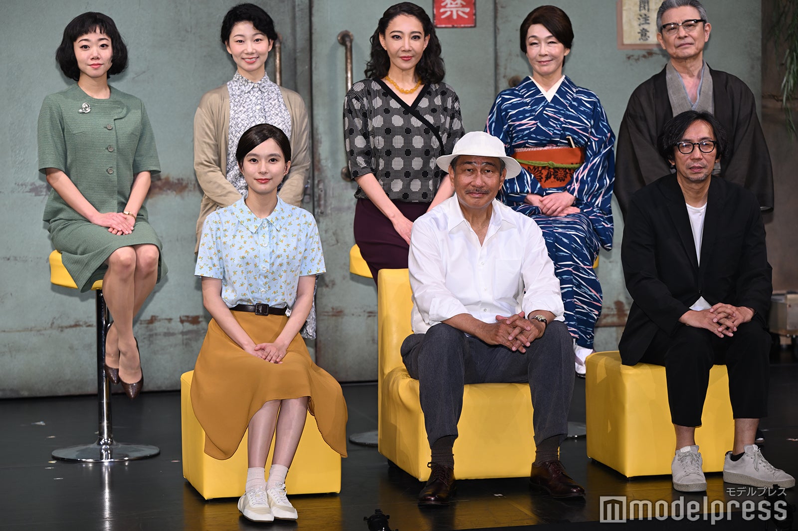 （後列）藤谷理子、土居志央梨、柚希礼音、キムラ緑子、升毅（前列）芳根京子、中井貴一、行定勲氏（C）モデルプレス