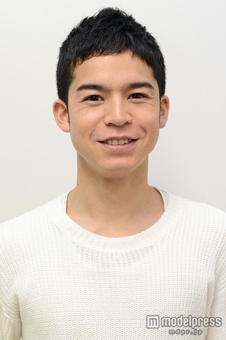 菅谷哲也／ヘアメイク：武部千里