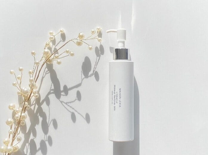 洗面所やバスルームに置いてもサマになるスタイリッシュなビジュアルのクレンジングミルク