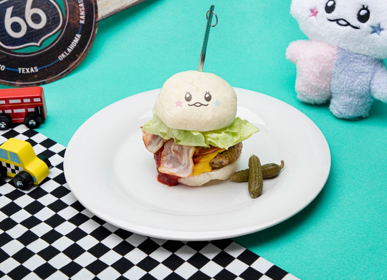 SOM BLTバーガー税込1,540円（C）TRUZ