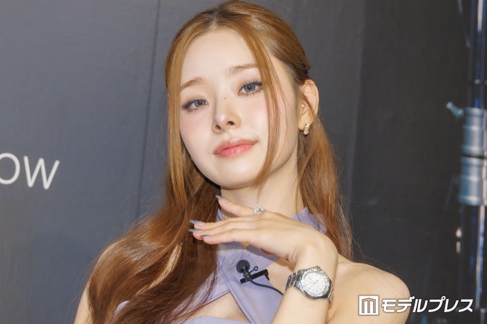 「脱出おひとり島」ソン・ジア、ミニワンピで美脚＆デコルテ輝く 流暢な日本語も披露