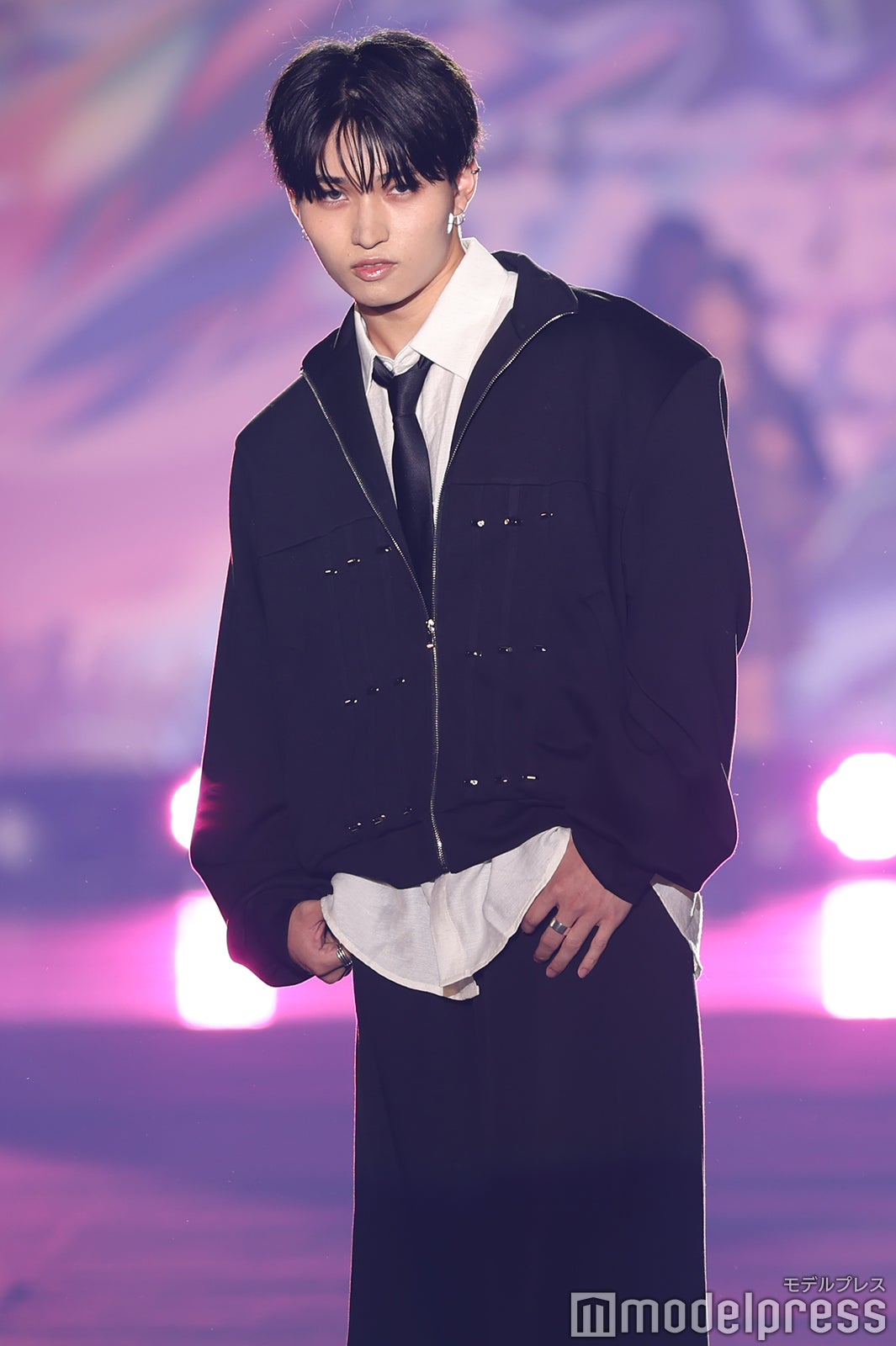 大月雅也、ジャケットコーデで抜群スタイル輝く クールな表情で会場沸かす【STARRZ TOKYO 2025】