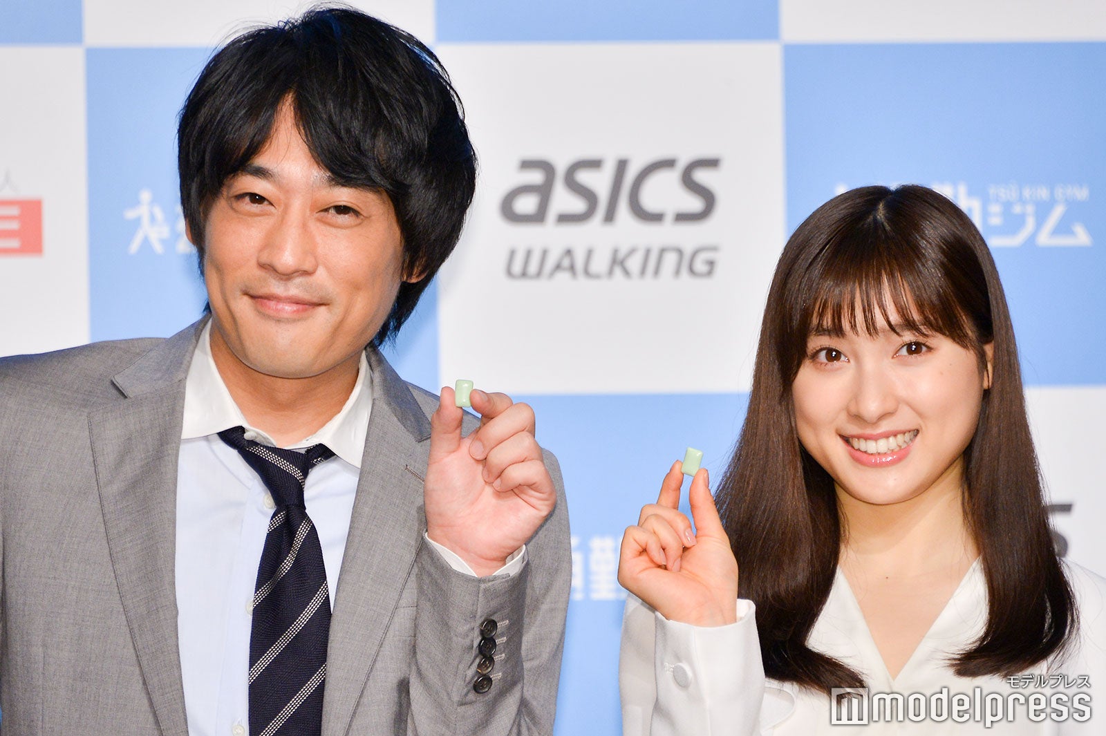 村上健志、土屋太鳳 （C）モデルプレス