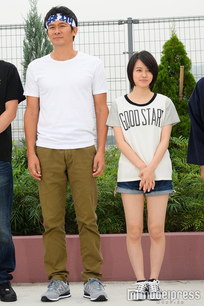 伊原剛志、山本舞香(C)モデルプレス