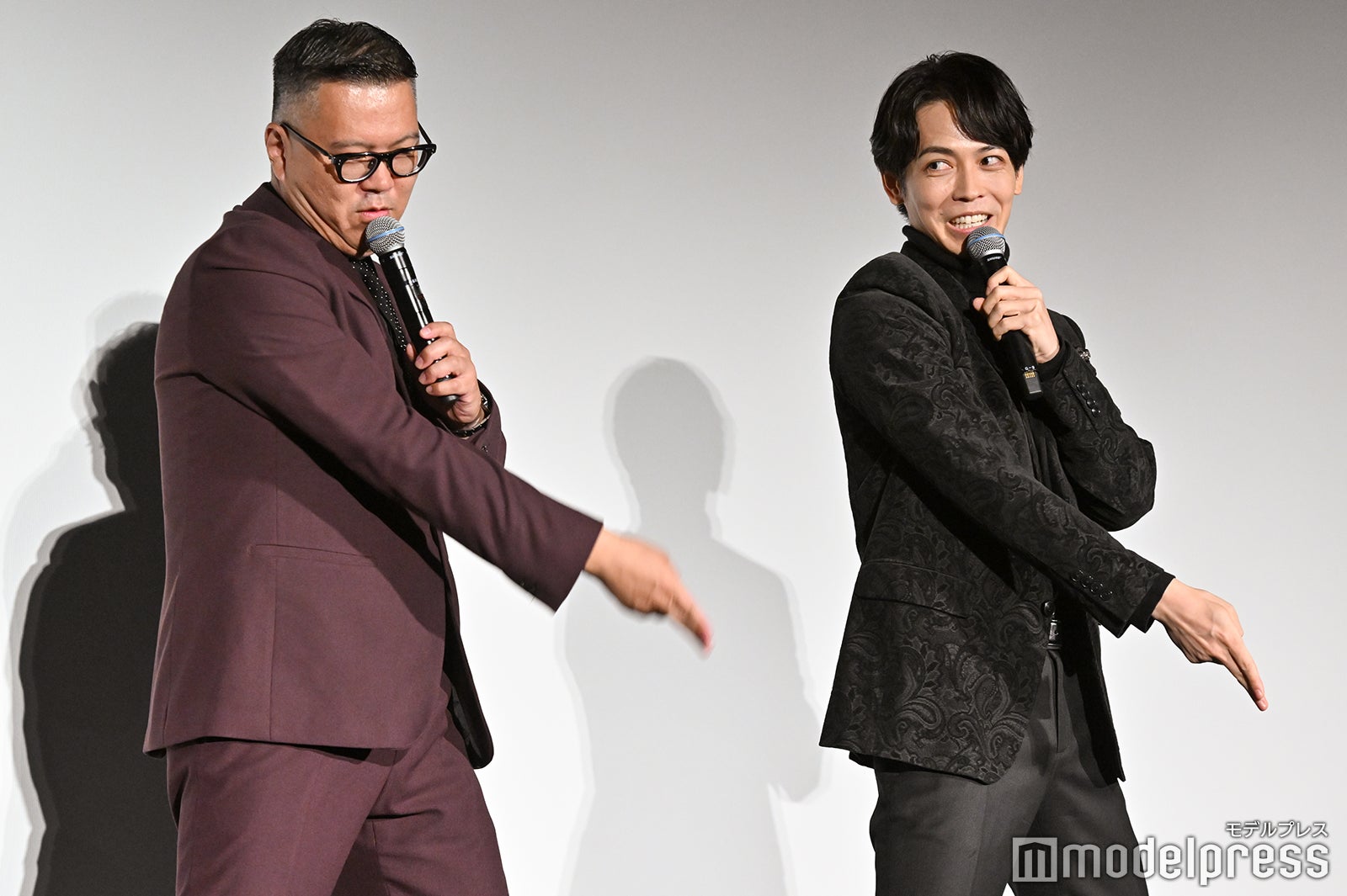 長谷川忍、猪塚健太（C）モデルプレス