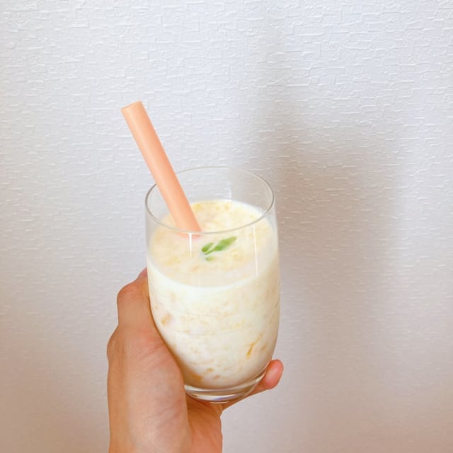 マンゴーラッシーの作り方の説明です。