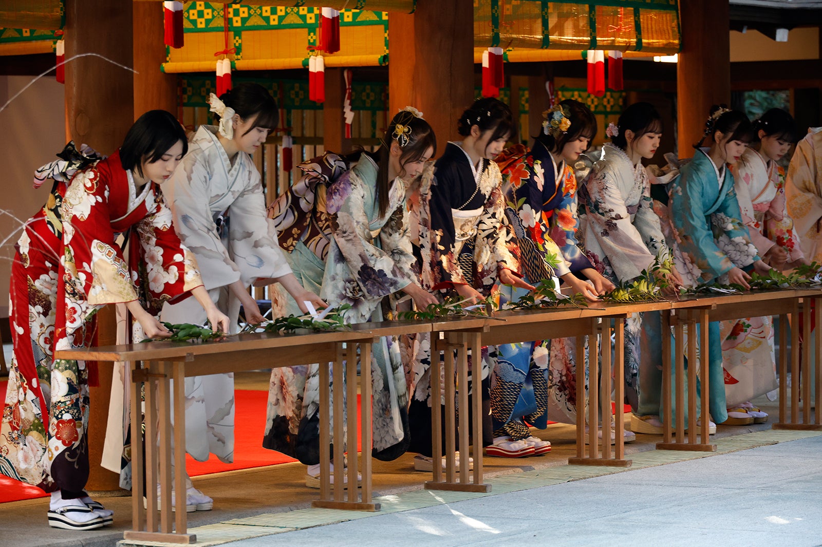 乃木神社 本殿でのご祈祷の様子（C）乃木坂46LLC