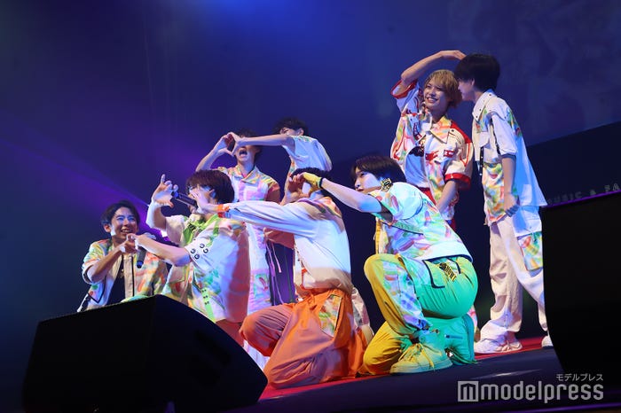 カラフルダイヤモンド(C)モデルプレス