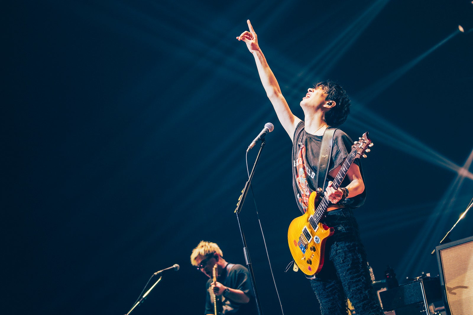 横山裕×渋谷すばる、対バンで互いの覚悟ぶつけ合う “偶然の1枚”公開に