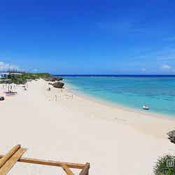 日本にいる事を忘れさせる国内絶景リゾートに注目/「プリシアリゾートヨロン」のプライベートビーチ【モデルプレス】