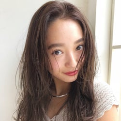 前髪なしで大人の色気を演出 前髪なしで魅せる長さ別ヘアスタイル モデルプレス