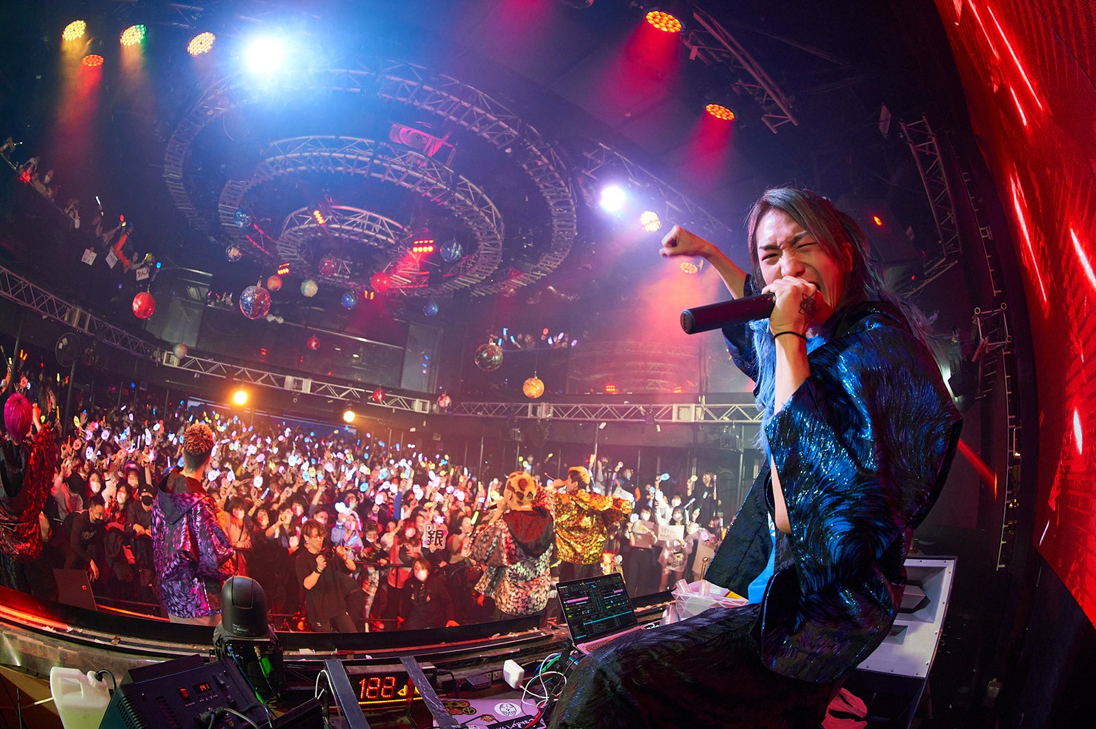 DJ社長「レペゼン恐怖のカウントダウンライブ ～ガチで生配信～」（提供写真）