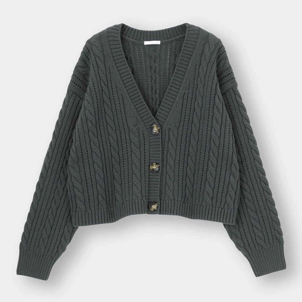 GUのケーブルクロップドカーディガンの写真