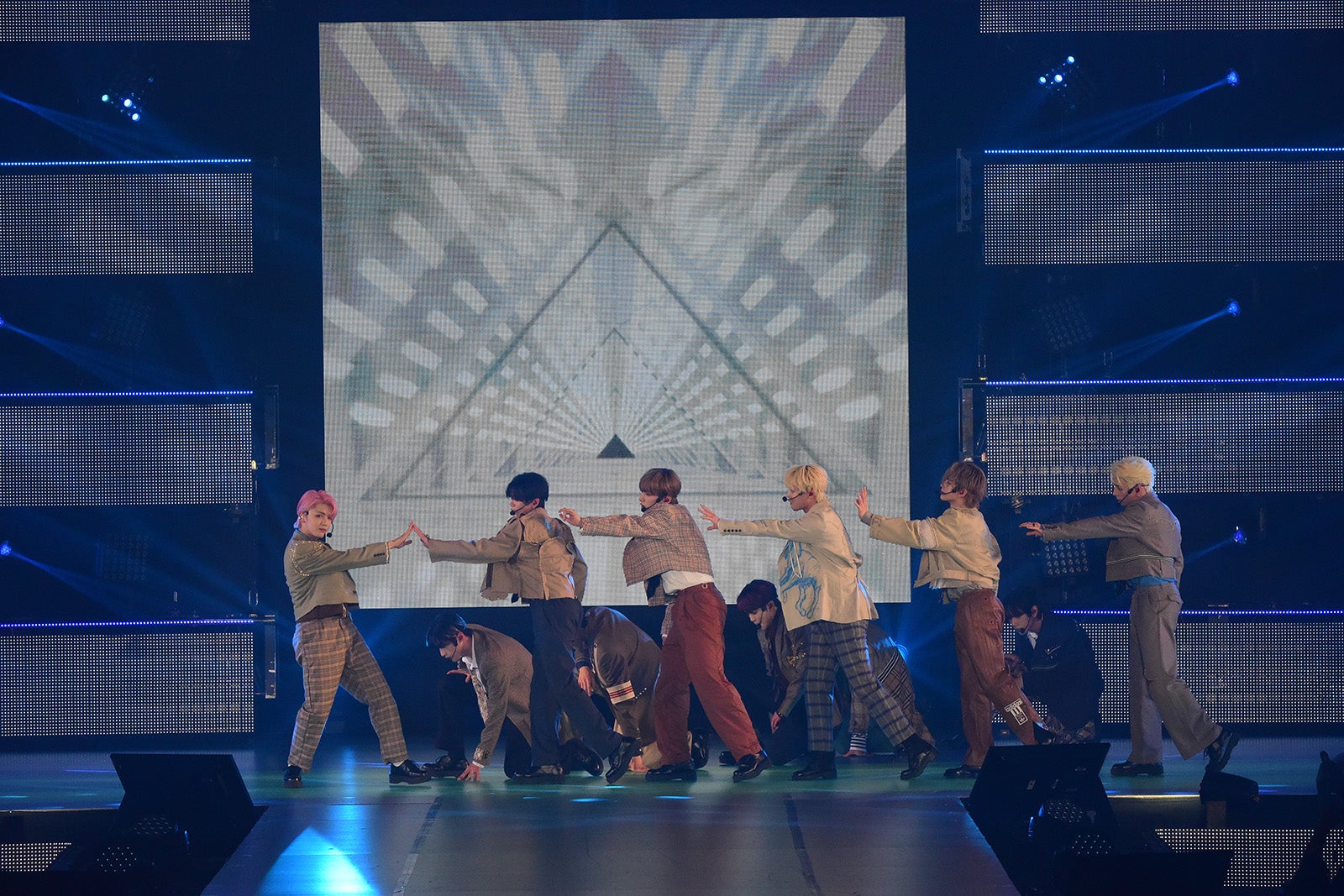 INI（C）Rakuten GirlsAward 2023 S／S