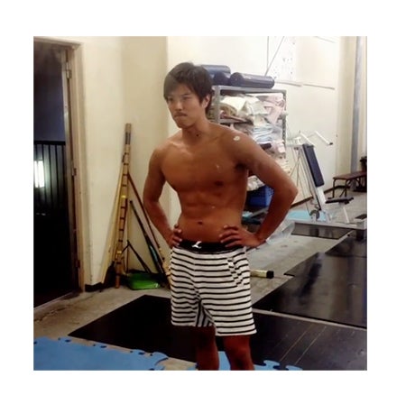 テラハ 水球日本代表 保田賢也 鍛えあげられた肉体美を披露 モデルプレス テラハ 水球日本代表 保田賢也 鍛えあげられた肉体美を披露 モデルプレス