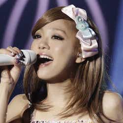 西野カナ ショーガール風衣装など豪華衣装11変化 地元ファンの前で新曲初披露 モデルプレス