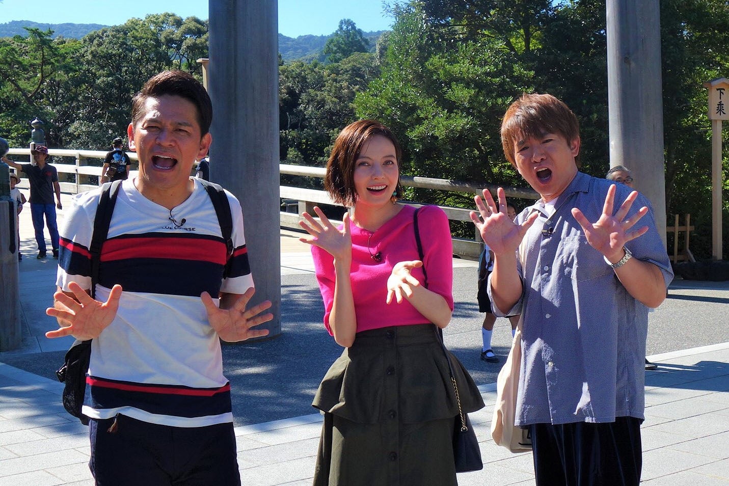 （左から）岡田圭右、ベッキー、濱口優（写真提供：関西テレビ）