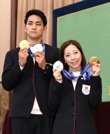 りくりゅう木原「隠れマッチョ」自慢の筋肉「触ります？」→黒柳徹子「スゴい、ムキムキ」三浦も驚く