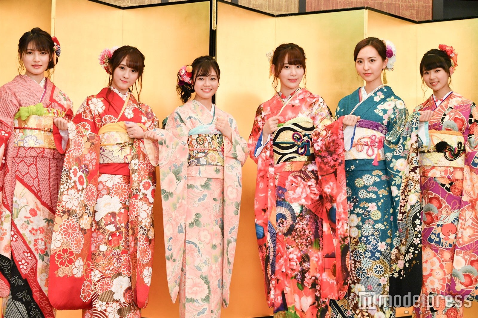 HKT48（左から）神志那結衣、植木南央、本村碧唯、宮脇咲良、森保まどか、熊沢世莉奈 （C）モデルプレス