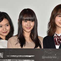 モデルプレス - 小宮有紗、復帰後初の公の場 北原里英&浅川梨奈がイジリ倒す<としまえん>