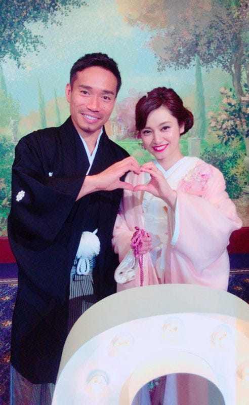 長友佑都選手、平愛梨/平祐奈オフィシャルブログ(Ameba)より