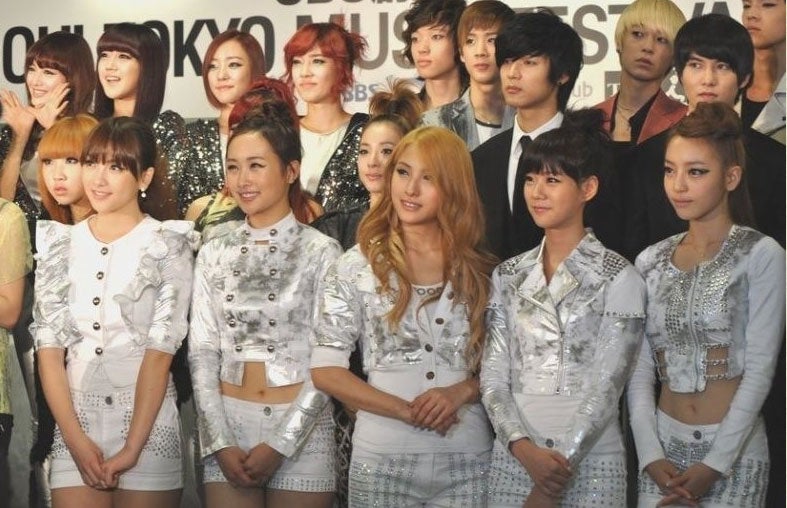 KARAのメンバーが単独で720万を寄付　ファンの反応は？