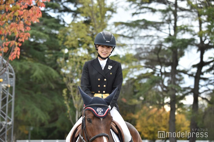 菅井友香(C)モデルプレス