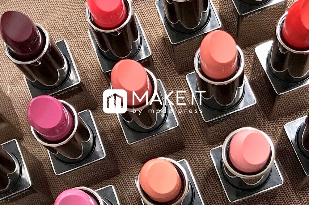 唇にフィットする特殊な形状 (C)メイクイット