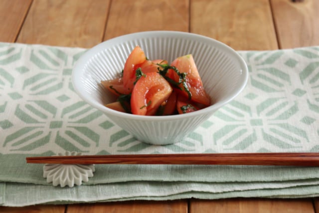 副菜レシピトマトと大葉の和え物