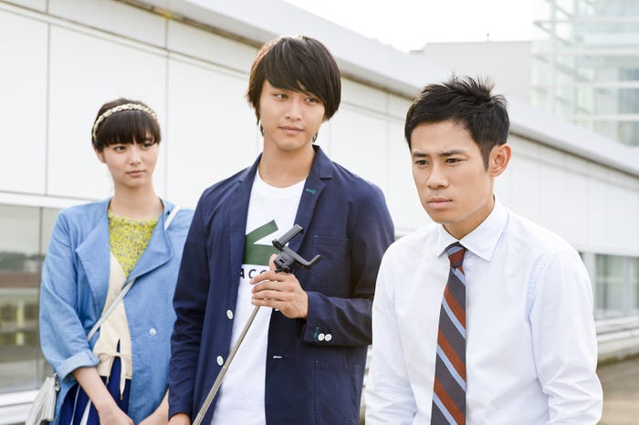 新川優愛、佐藤寛太、伊藤淳史(画像提供:読売テレビ)