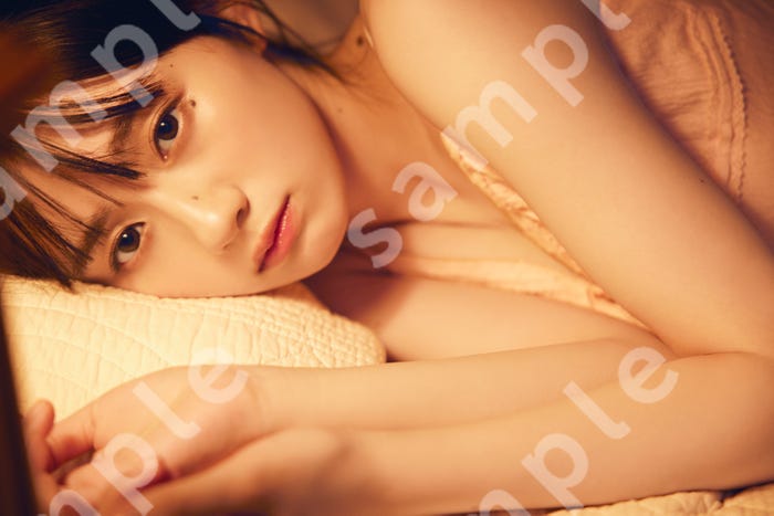 川崎桜/折り目なしB3ポスター(撮影/須江隆治)