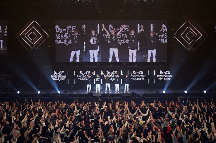 Da-iCEの武道館公演の模様/田中 聖太郎